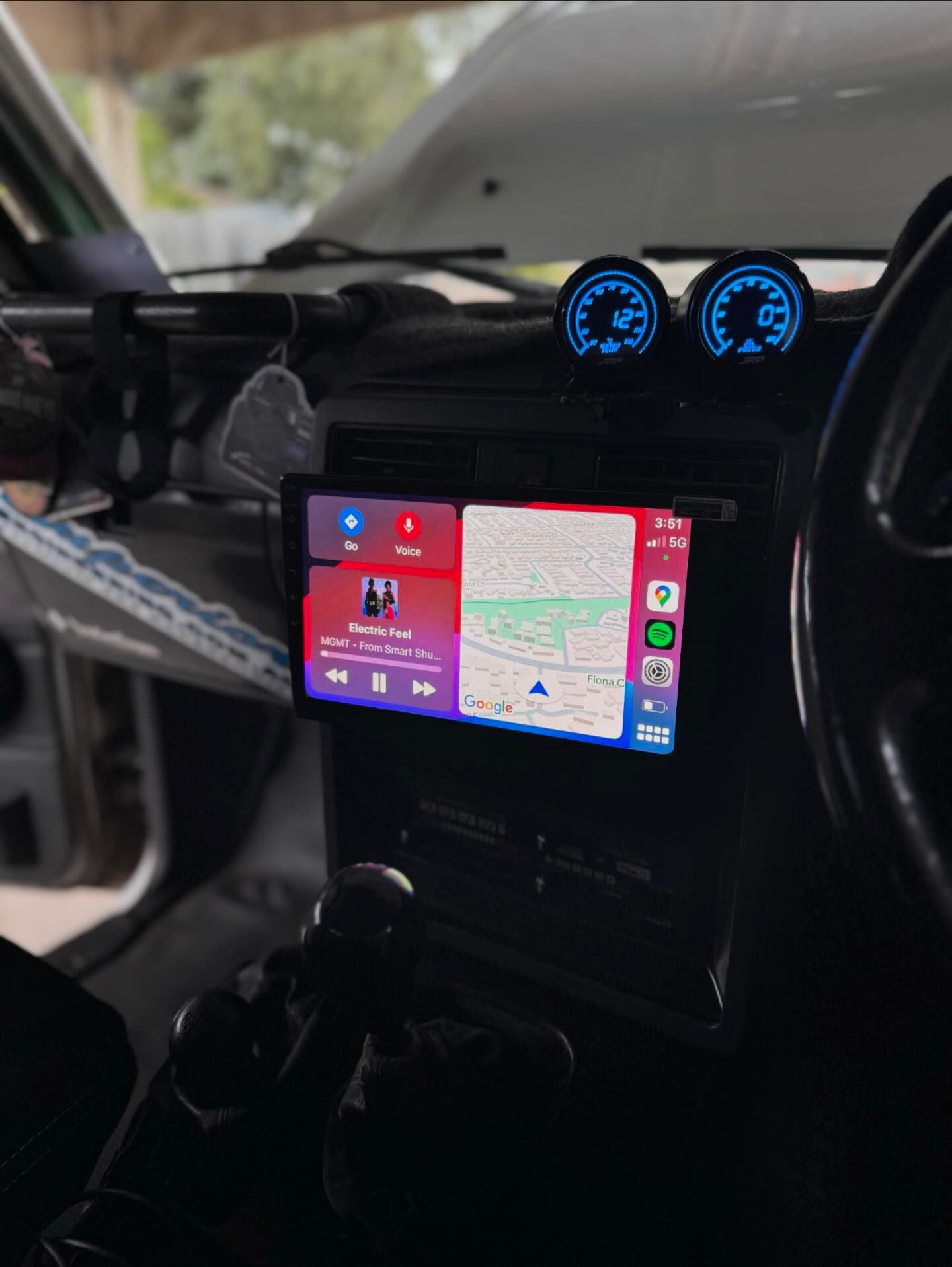 GQ dash insert+tilt headunit